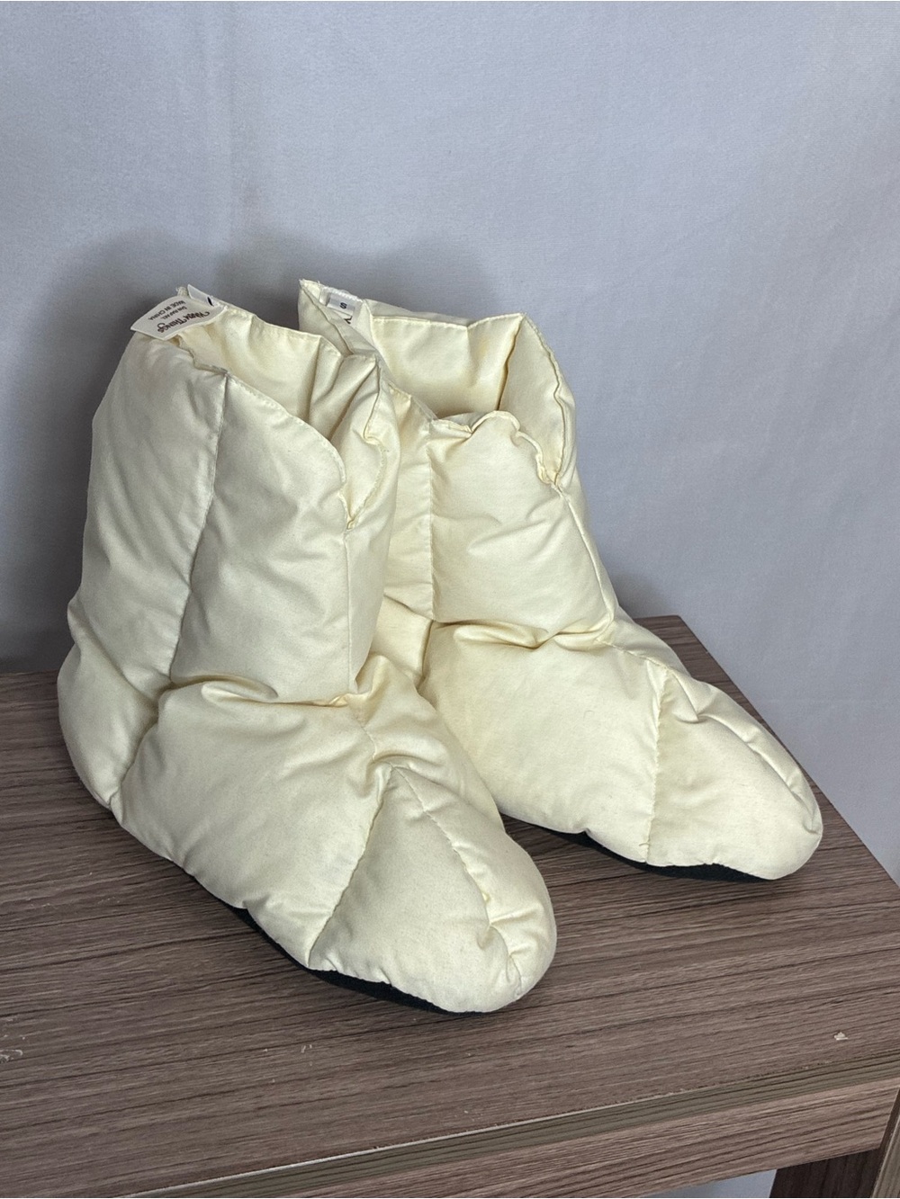 Vintage Warm Things Plush Down Cream Quilted Bed Slipper Boots size Small